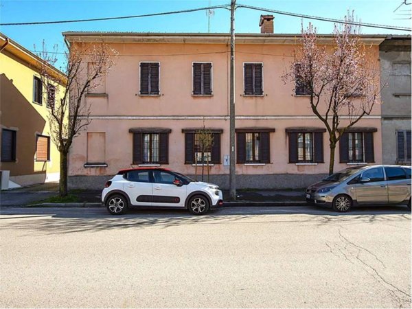 casa indipendente in vendita a Busto Arsizio in zona Borsano