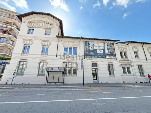 locale commerciale in vendita a Busto Arsizio