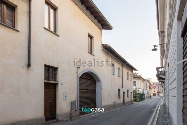 casa indipendente in vendita a Busto Arsizio