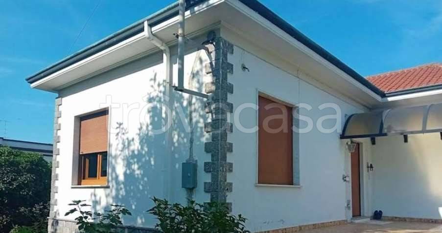 casa indipendente in vendita a Busto Arsizio