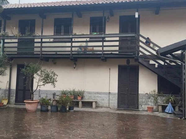 casa indipendente in vendita a Busto Arsizio