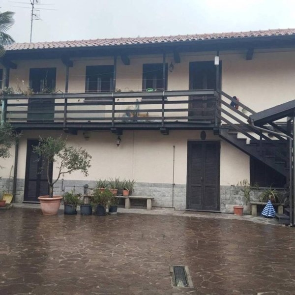 casa indipendente in vendita a Busto Arsizio