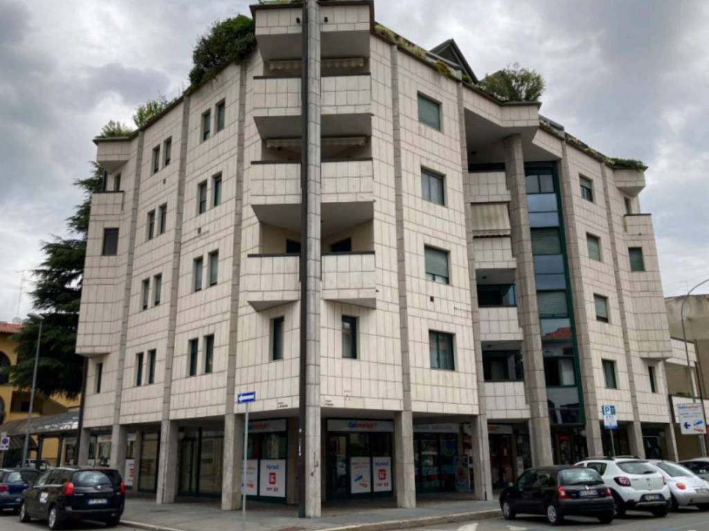 negozio in vendita a Busto Arsizio