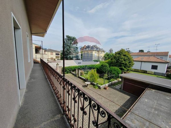 casa indipendente in vendita a Busto Arsizio