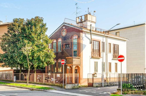 casa indipendente in vendita a Busto Arsizio