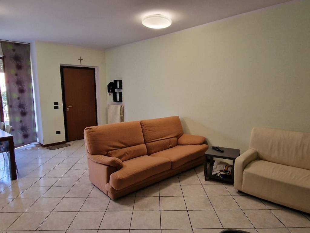 casa indipendente in vendita a Busto Arsizio in zona Borsano