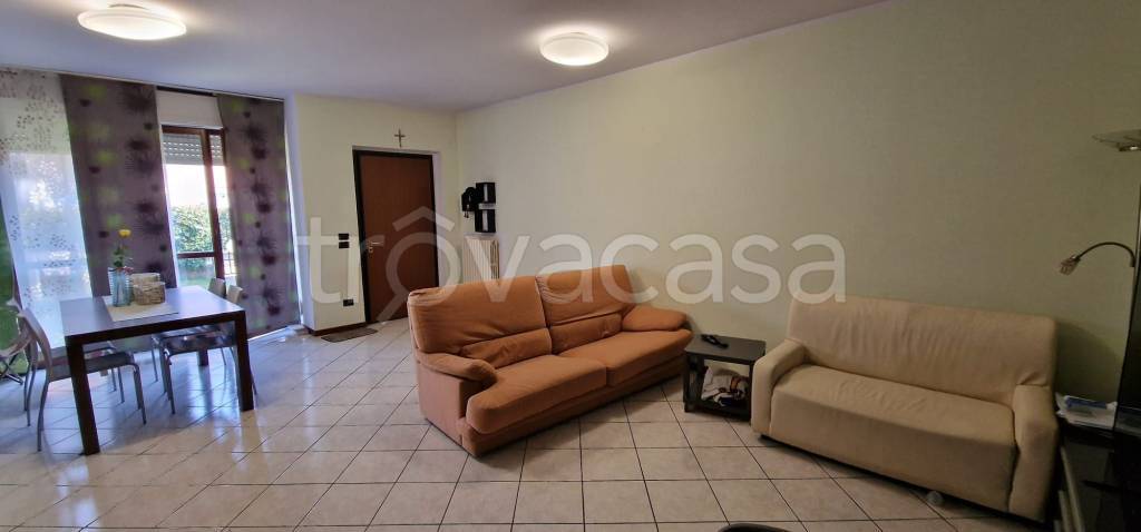 casa indipendente in vendita a Busto Arsizio in zona Borsano