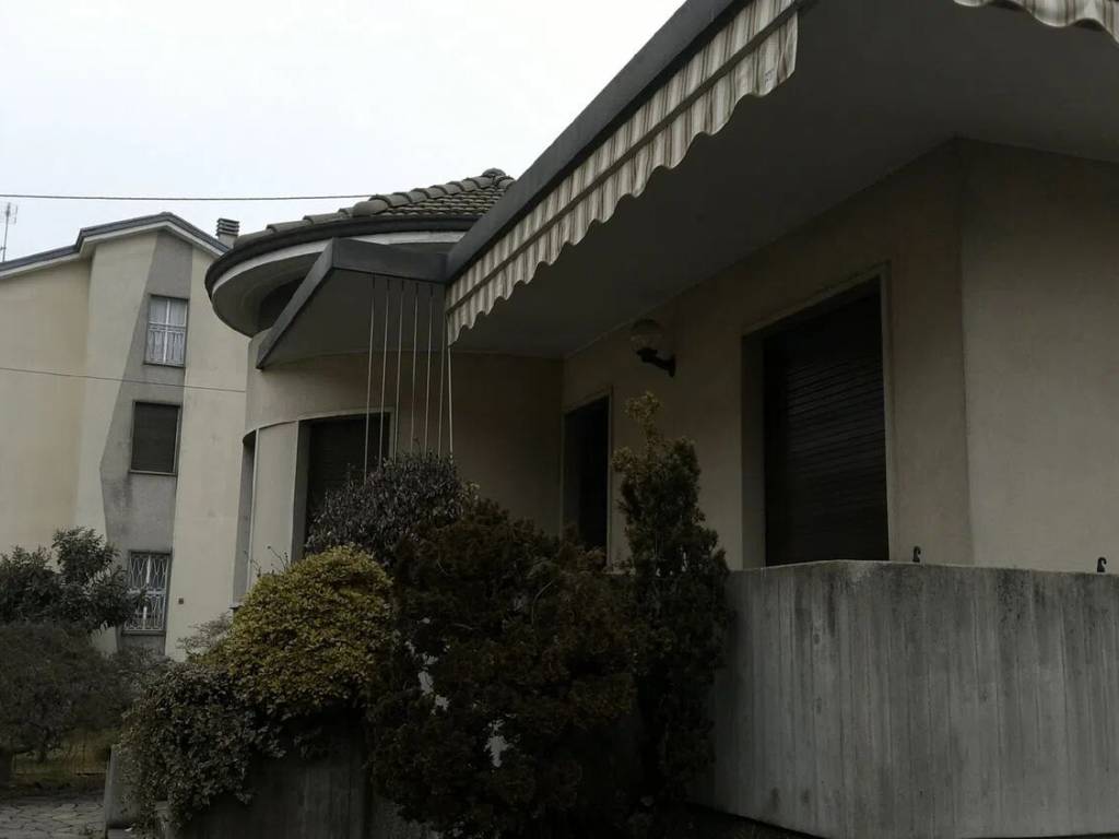 casa indipendente in vendita a Busto Arsizio