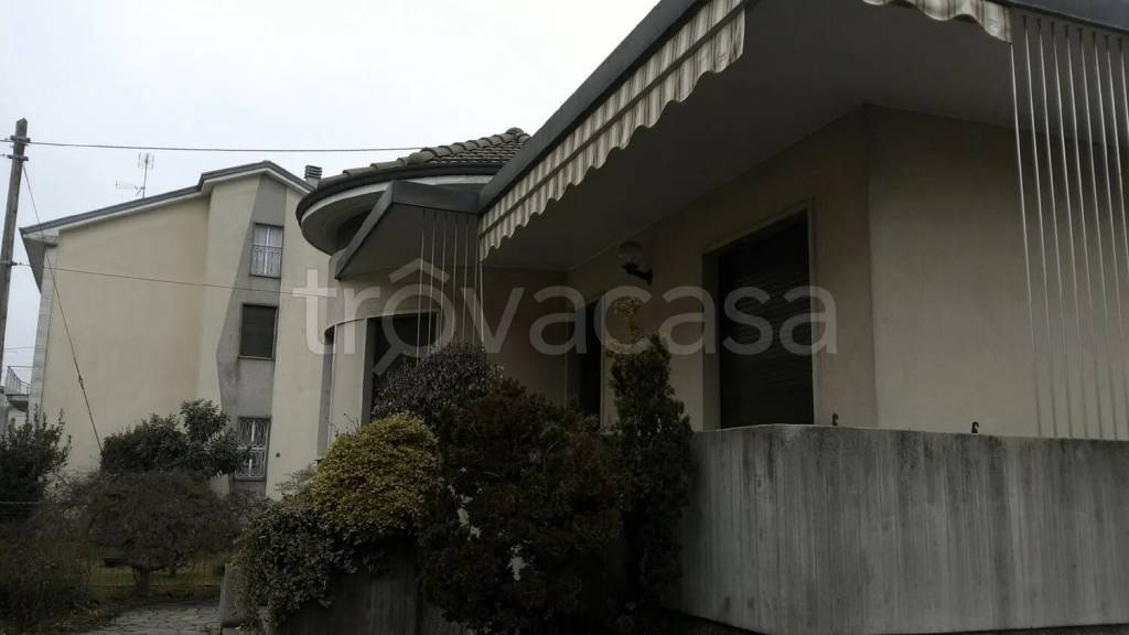 casa indipendente in vendita a Busto Arsizio