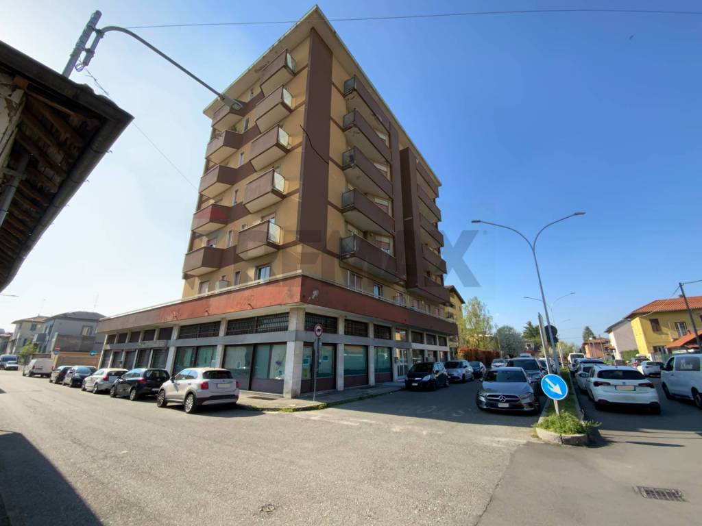 negozio in vendita a Busto Arsizio in zona Borsano