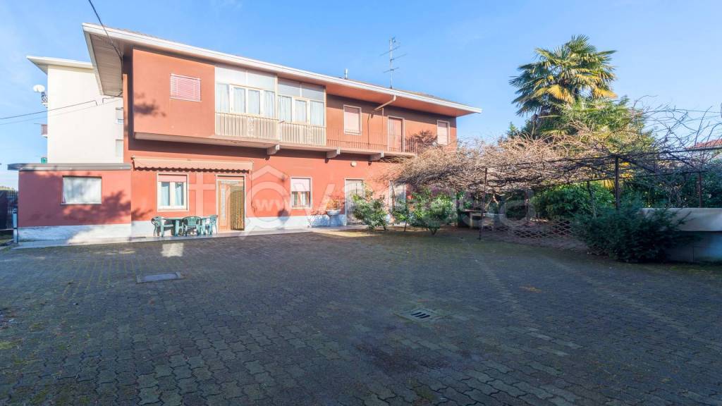 casa indipendente in vendita a Busto Arsizio