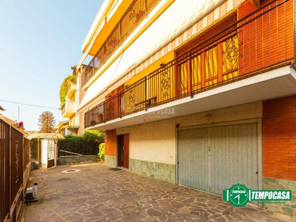 casa indipendente in vendita a Busto Arsizio