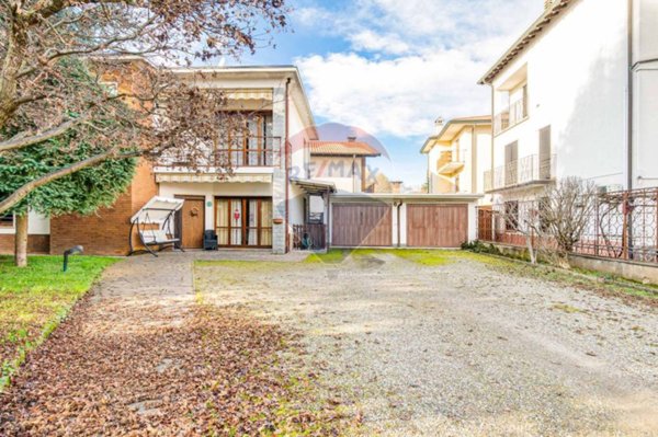 casa indipendente in vendita a Busto Arsizio