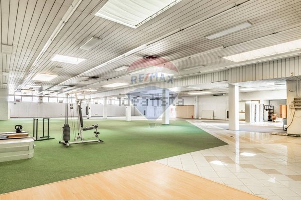 locale di sgombero in vendita a Busto Arsizio