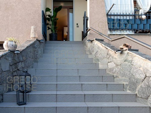 casa indipendente in vendita a Busto Arsizio in zona Borsano