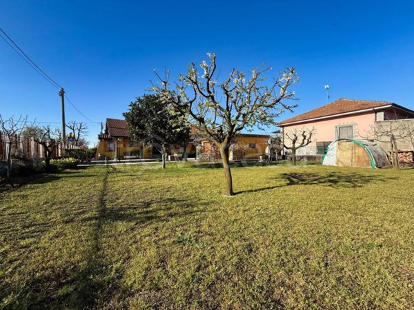 casa indipendente in vendita a Busto Arsizio