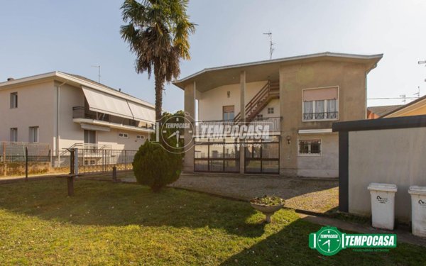 casa indipendente in vendita a Busto Arsizio