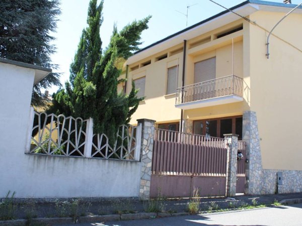 casa indipendente in vendita a Busto Arsizio in zona Borsano