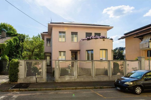 casa indipendente in vendita a Busto Arsizio
