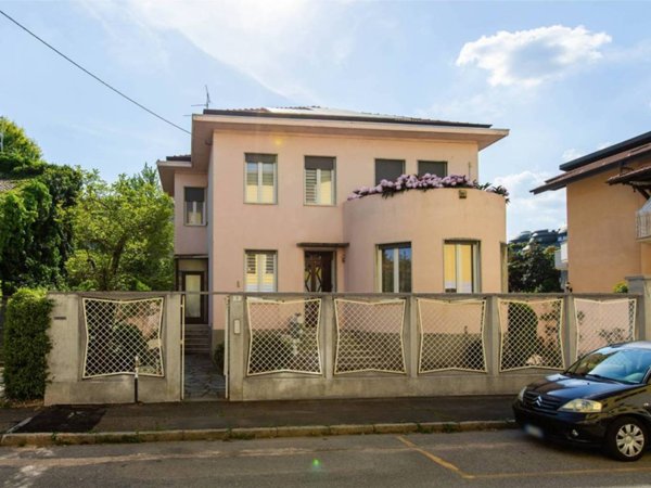 casa indipendente in vendita a Busto Arsizio
