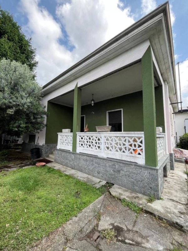 casa indipendente in vendita a Busto Arsizio