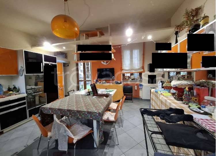 casa indipendente in vendita a Busto Arsizio
