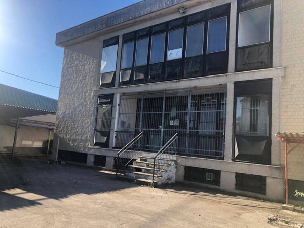 capannone in vendita a Busto Arsizio