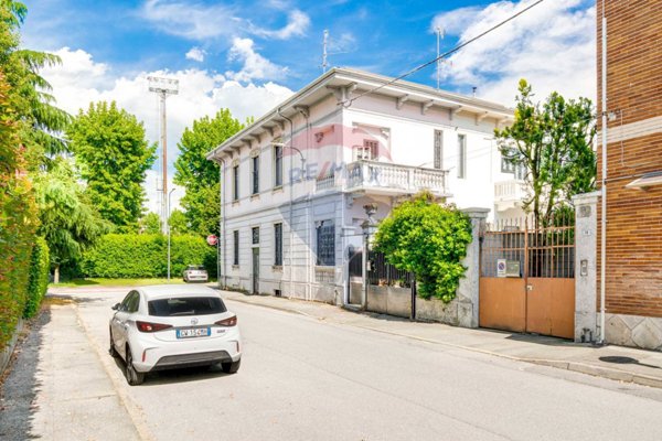 casa indipendente in vendita a Busto Arsizio