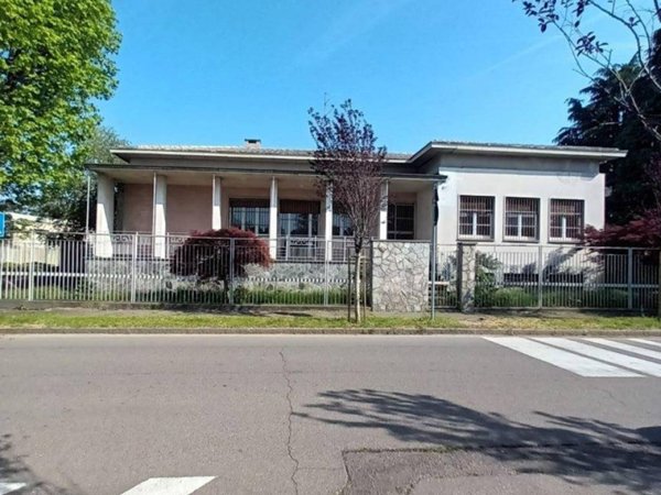 casa indipendente in vendita a Busto Arsizio