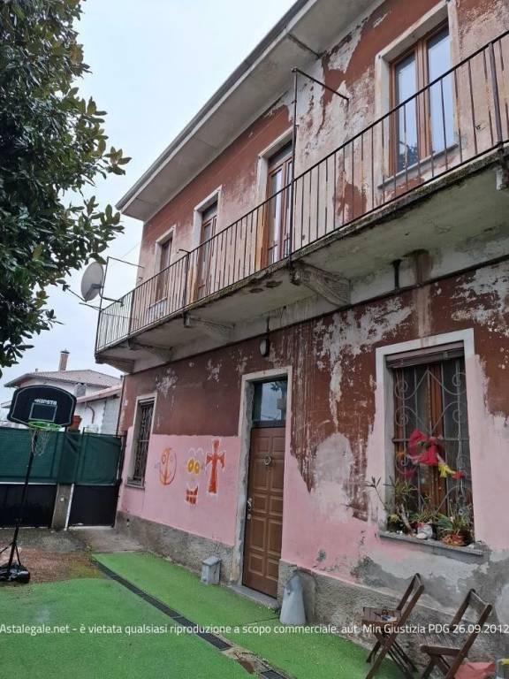 casa indipendente in vendita a Busto Arsizio