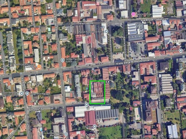 locale commerciale in vendita a Busto Arsizio