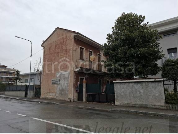 casa indipendente in vendita a Busto Arsizio