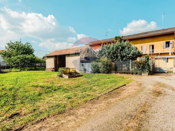 casa indipendente in vendita a Busto Arsizio