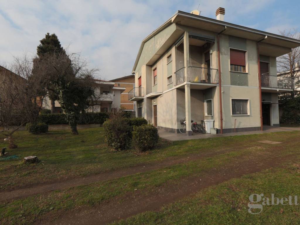 casa indipendente in vendita a Busto Arsizio