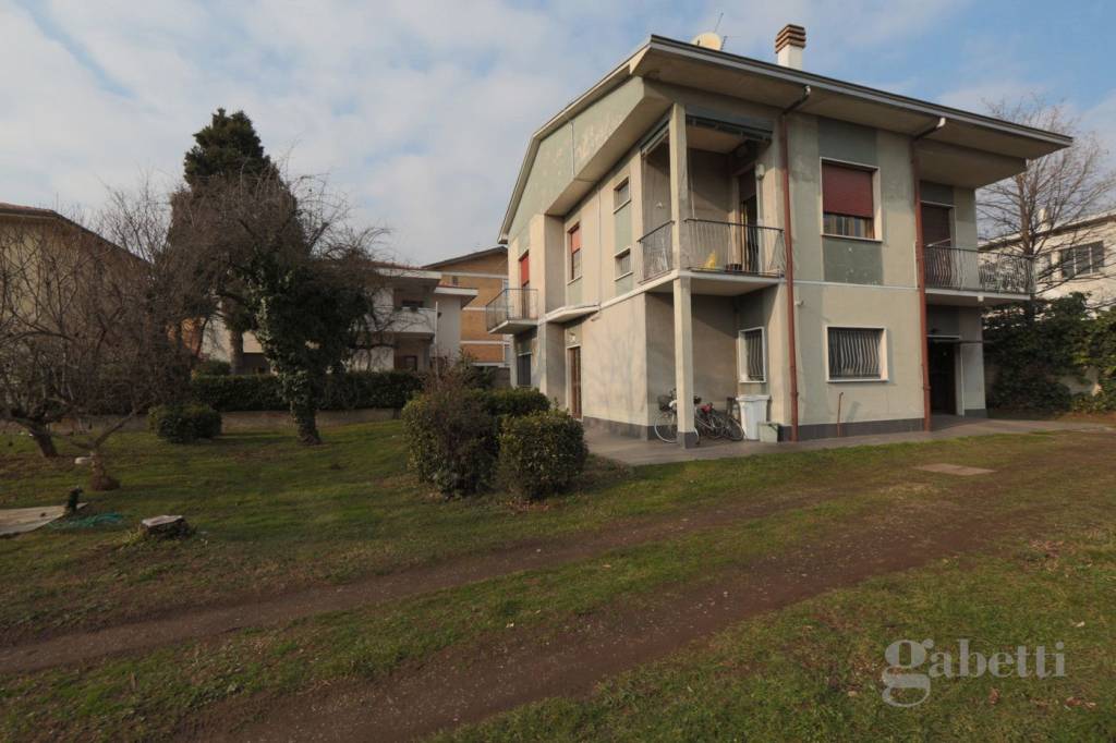 casa indipendente in vendita a Busto Arsizio