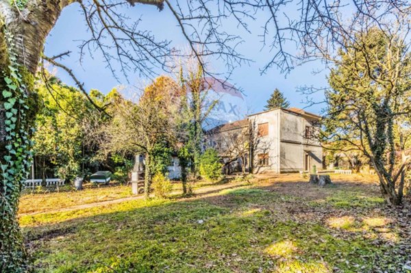 casa indipendente in vendita a Busto Arsizio