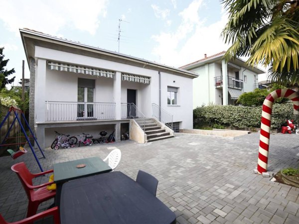 casa indipendente in vendita a Busto Arsizio