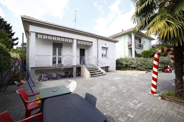 casa indipendente in vendita a Busto Arsizio