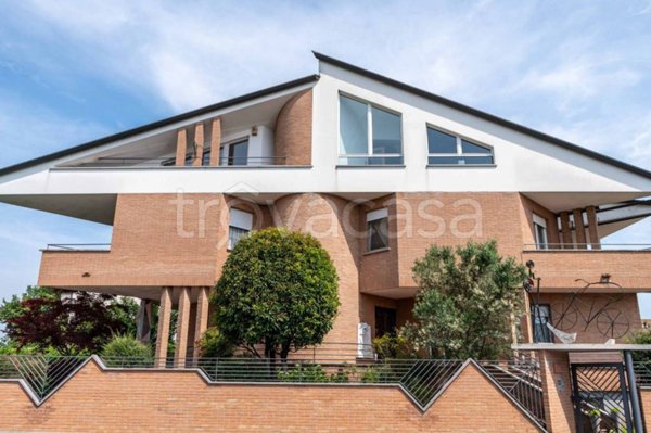 casa indipendente in vendita a Busto Arsizio
