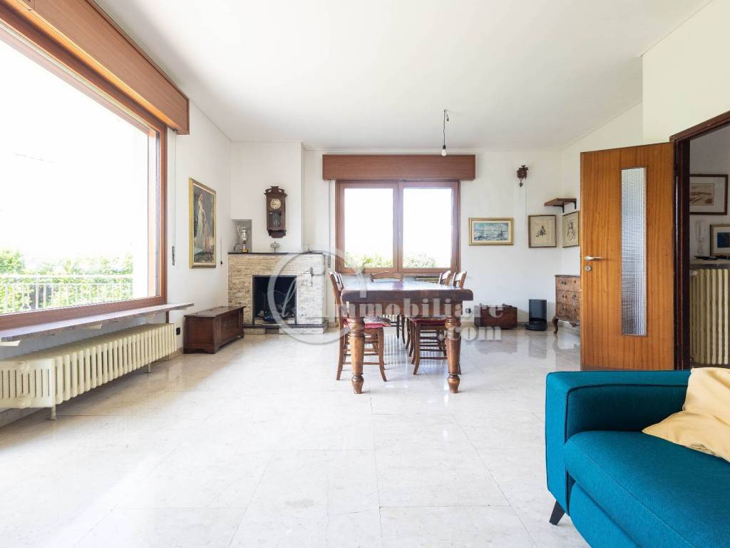 casa indipendente in vendita a Busto Arsizio