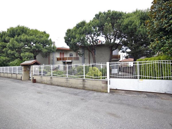 casa indipendente in vendita a Busto Arsizio in zona Borsano