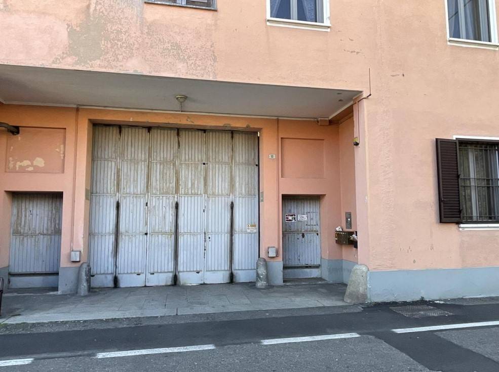 locale commerciale in vendita a Busto Arsizio