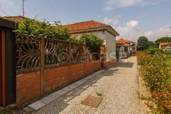 casa indipendente in vendita a Busto Arsizio