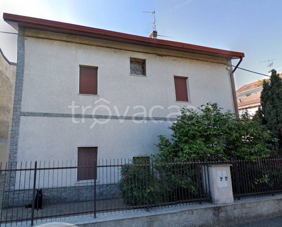casa indipendente in vendita a Busto Arsizio