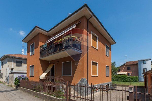 casa indipendente in vendita a Busto Arsizio