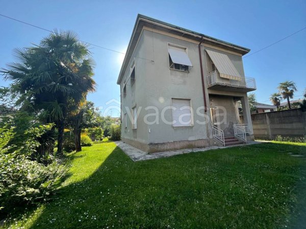 casa indipendente in vendita a Busto Arsizio
