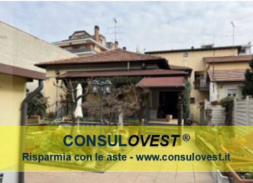 casa indipendente in vendita a Busto Arsizio