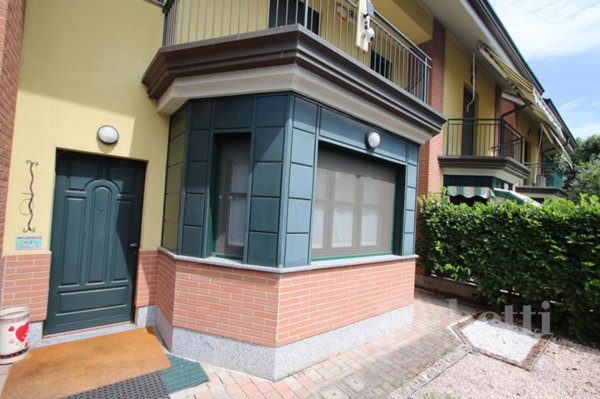 casa indipendente in vendita a Busto Arsizio in zona Borsano