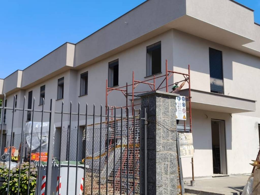 casa indipendente in vendita a Busto Arsizio in zona Borsano