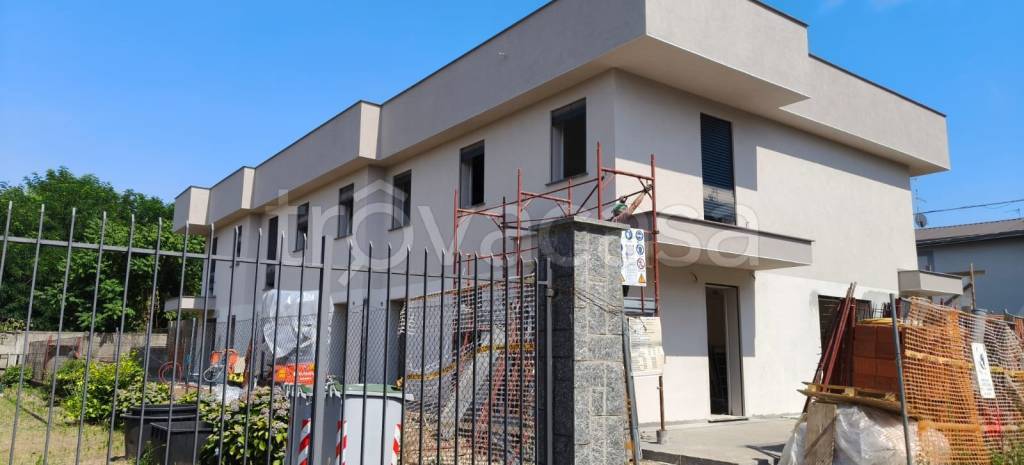 casa indipendente in vendita a Busto Arsizio in zona Borsano